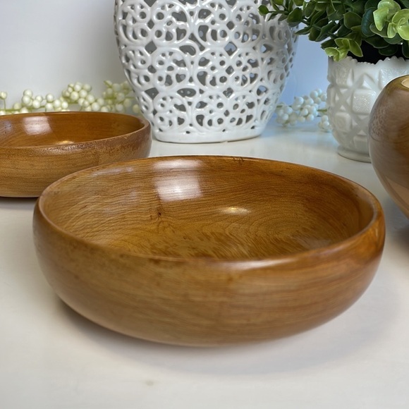 Wooden Salad Set Large Bowl with 4 Smaller Bowl Light Natural Colour - Picture 12 of 14
